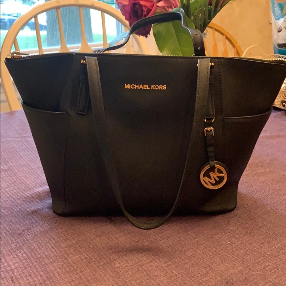 Michael Kors Jet Set East West Pocket Tote Handbag